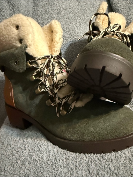 Skechers Shoes - Womens Sketcher Olive Green Faux-Shearling Lace-Up Bootie